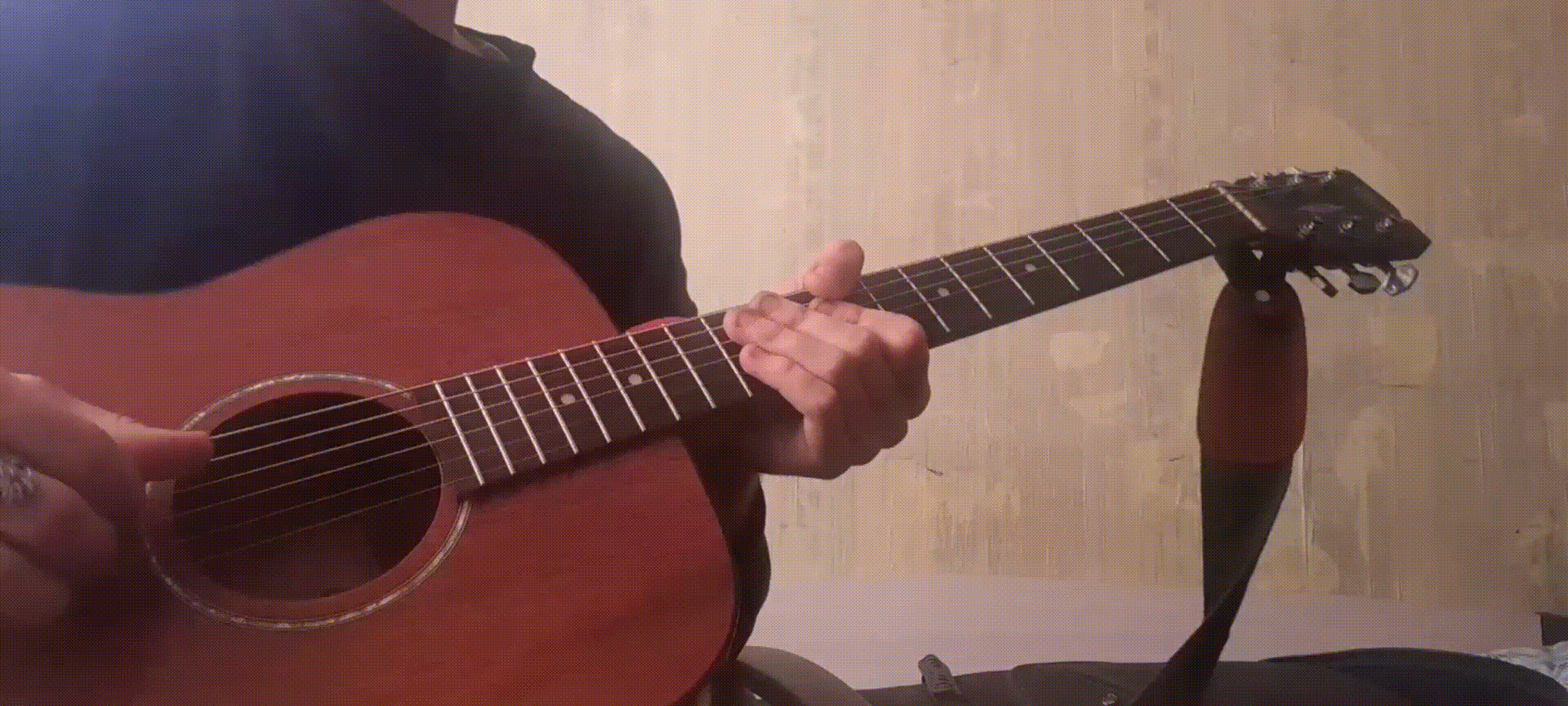 Играю на гитаре =) 