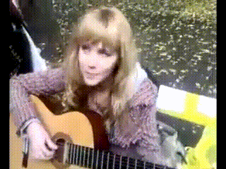 В каморке папы Карло у камина