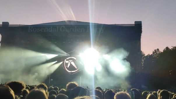 ФУЛЛЛ КОНЦЕРТА ИЗ СТОКГОЛЬМА

http...