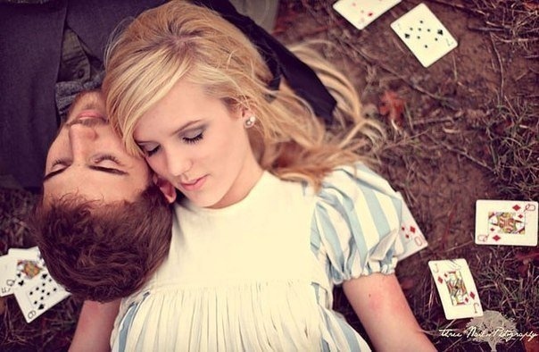 Не отвергайте людей, которые хотят с вами быть.
Возможно они будут единственными, кто останется с вами в самые трудные моменты жизни.