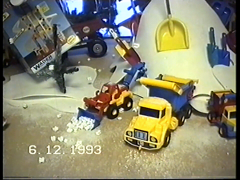 Петербург. Цены на алкоголь и игрушки (1993)