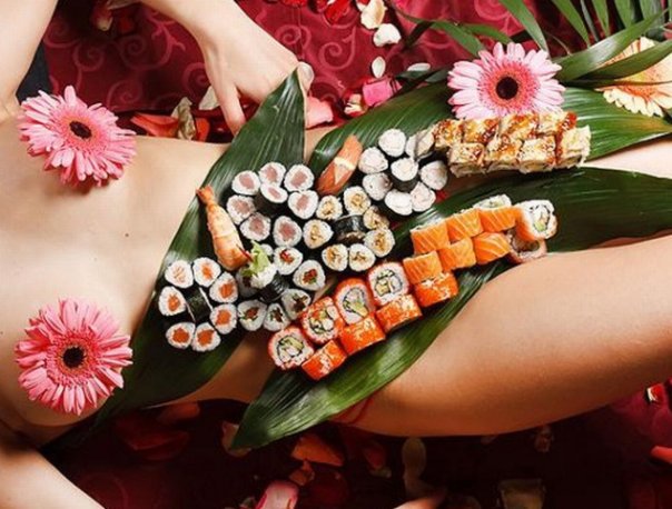 Ньотаймори (女 体 盛 ",« подача (еда) н...