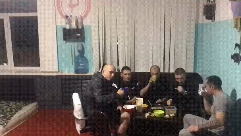 нормальные пацаны отдыхают