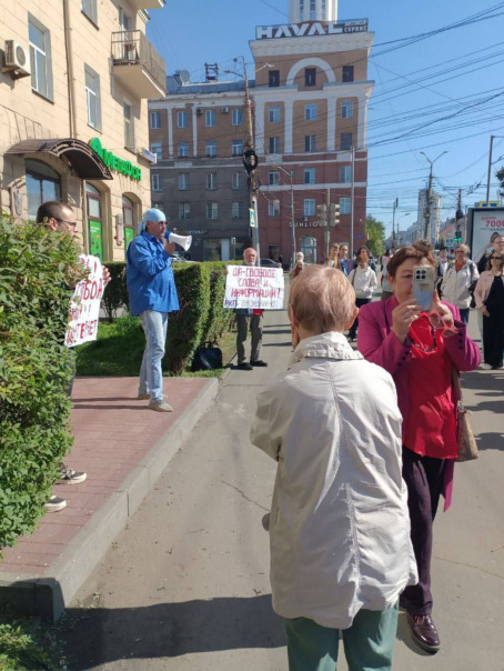 В Новосибирске, Омске и Петропавловске-Камчатском прошли митинги в поддержку свободного интернета