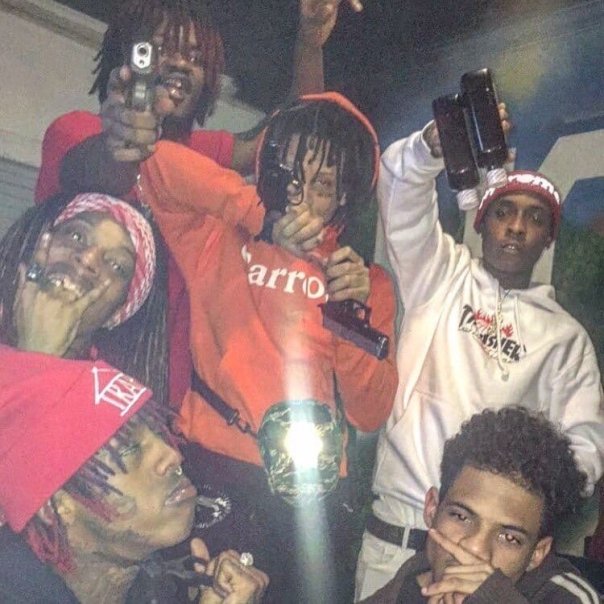 Оренбург — не Дубай.
Оренбург — бан...