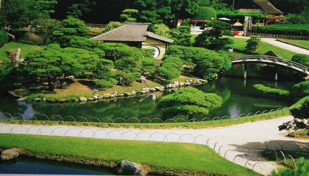 Кораку-эн 🌳🌲

Кораку-эн (後楽園 ) — о...