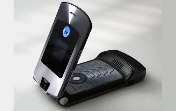 Motorola RAZR V3 — телефон, сформиро...