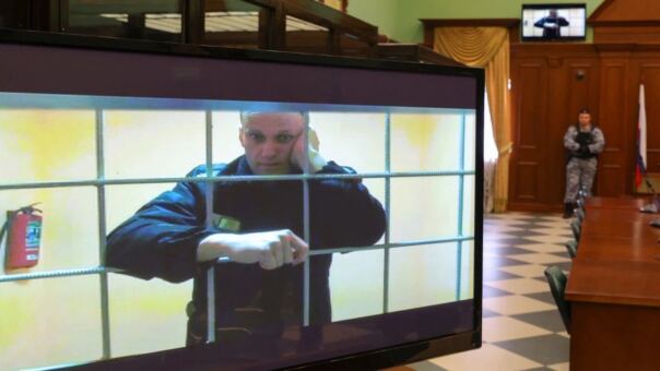 Хроники Навального:

Я смеюсь мини...